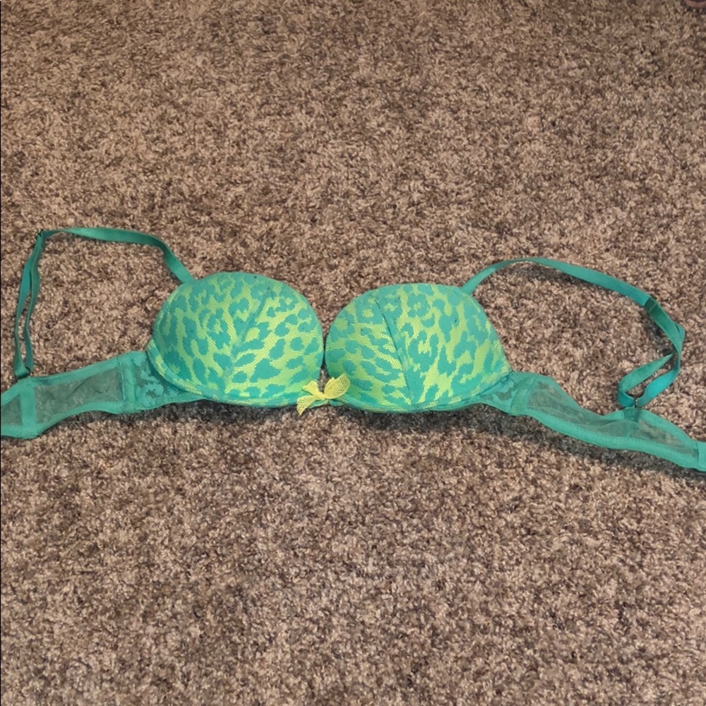 Victoria’s Secret size 32 B❤️